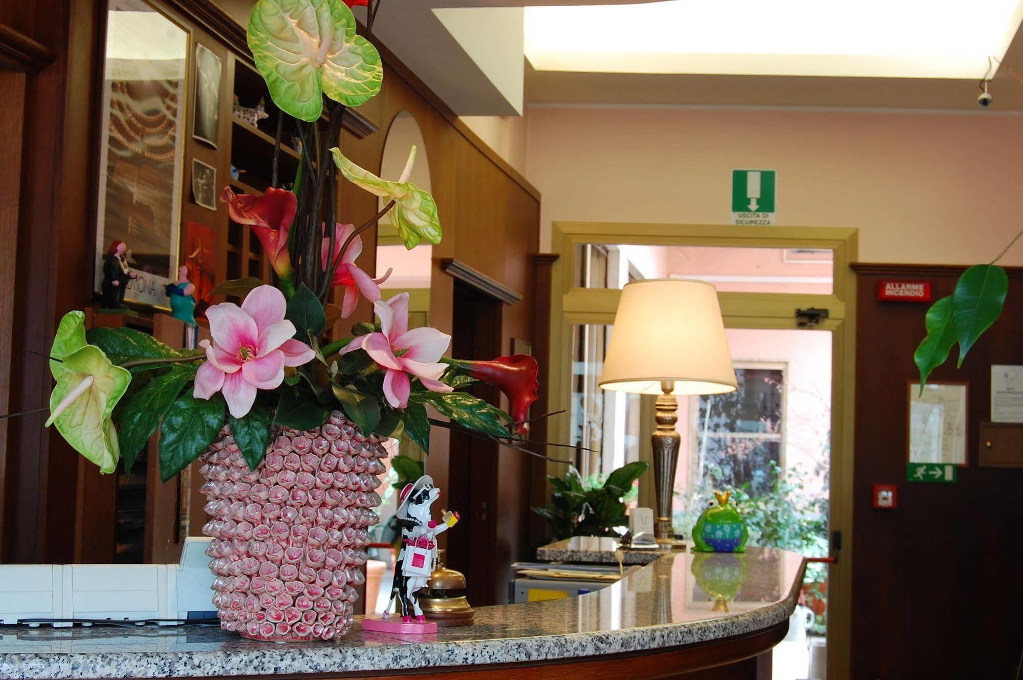 Albergo Visconti Cremona Zewnętrze zdjęcie
